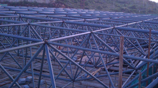 陇南概述网架加工中对钢材的质量的过细恳求
